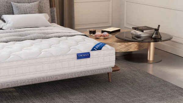 Матрас Lineaflex в чехле Extra Premium Ambiente в интерьере спальной комнаты